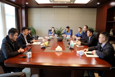 平湖市委常委、副市長戴振一行蒞臨景興紙業調研指導