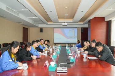 市委常委、宣傳部部長沈志鳳蒞臨景興紙業慰問高端人才